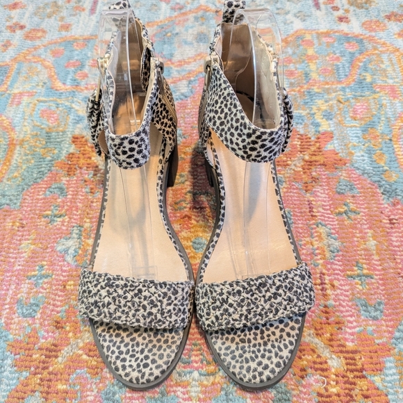Cheetah Print Block Heel Sandal Size 6 - Picture 2 of 6